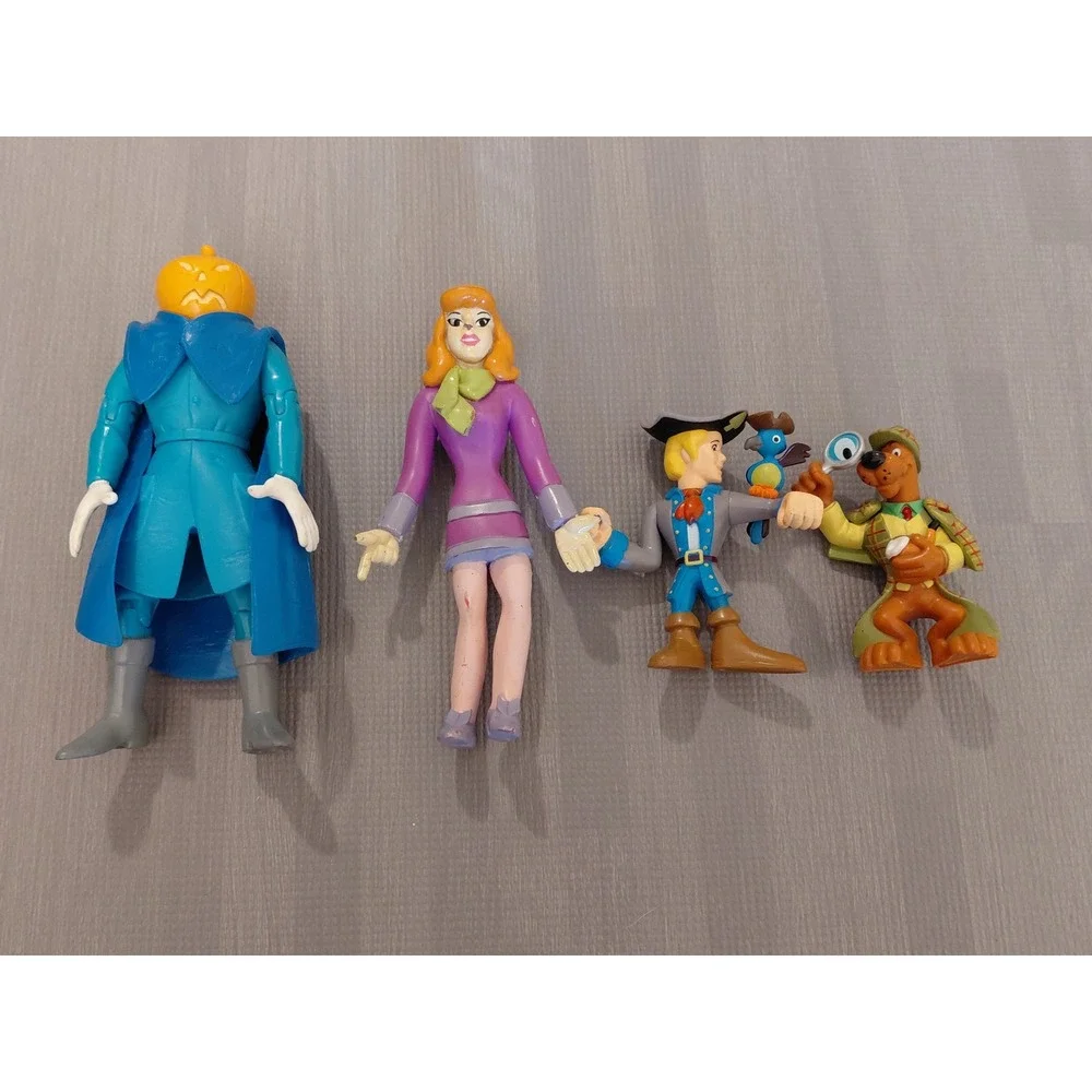Scooby-Doo Action Figure Lot Pumpkin Head Ghost Daphne Fred Pirate Detective